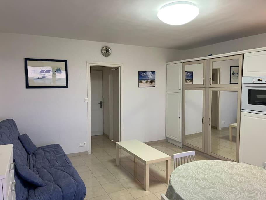 Apartment En Face Avec Parking